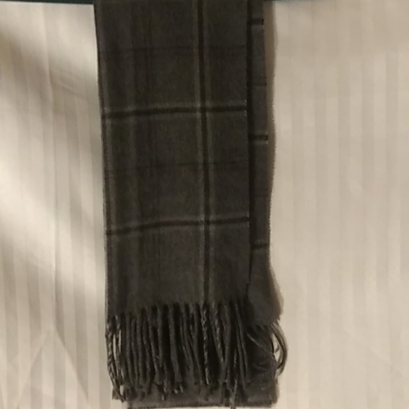 Scarf - Picture 4 of 6